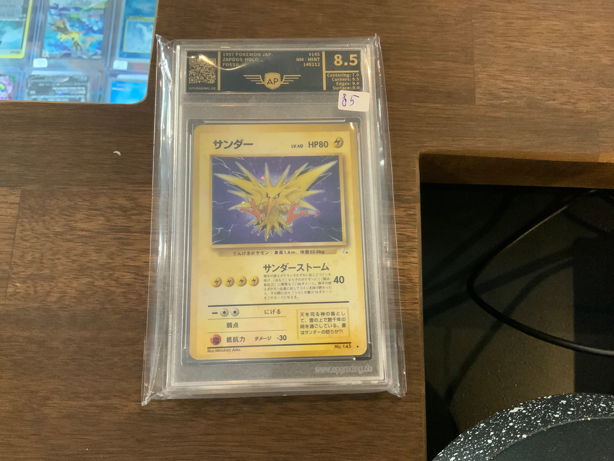 Zapdos Fossil JPN Graded 8.5