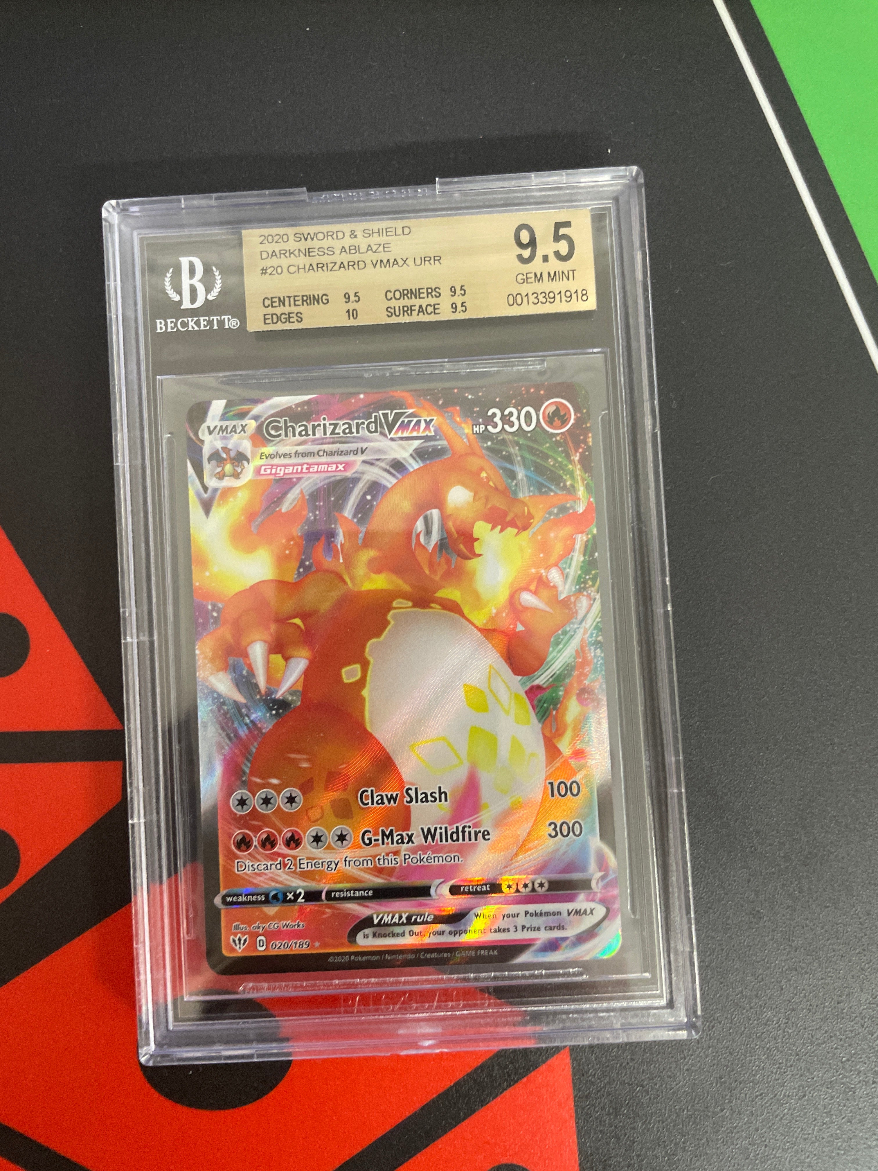 2020 Sword & Shield Darkness Ablaze #20 Charizard VMAX URR BGS 9.5